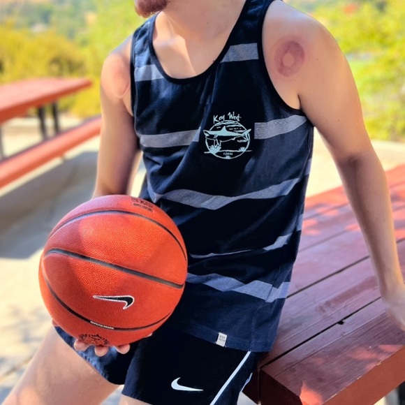 BODY GLOVE KEY WEST FLORIDA MEN TANK TOP SHIRT NAVY BLUE STRIPE SHARK SEE SURFER - Picture 2 of 16